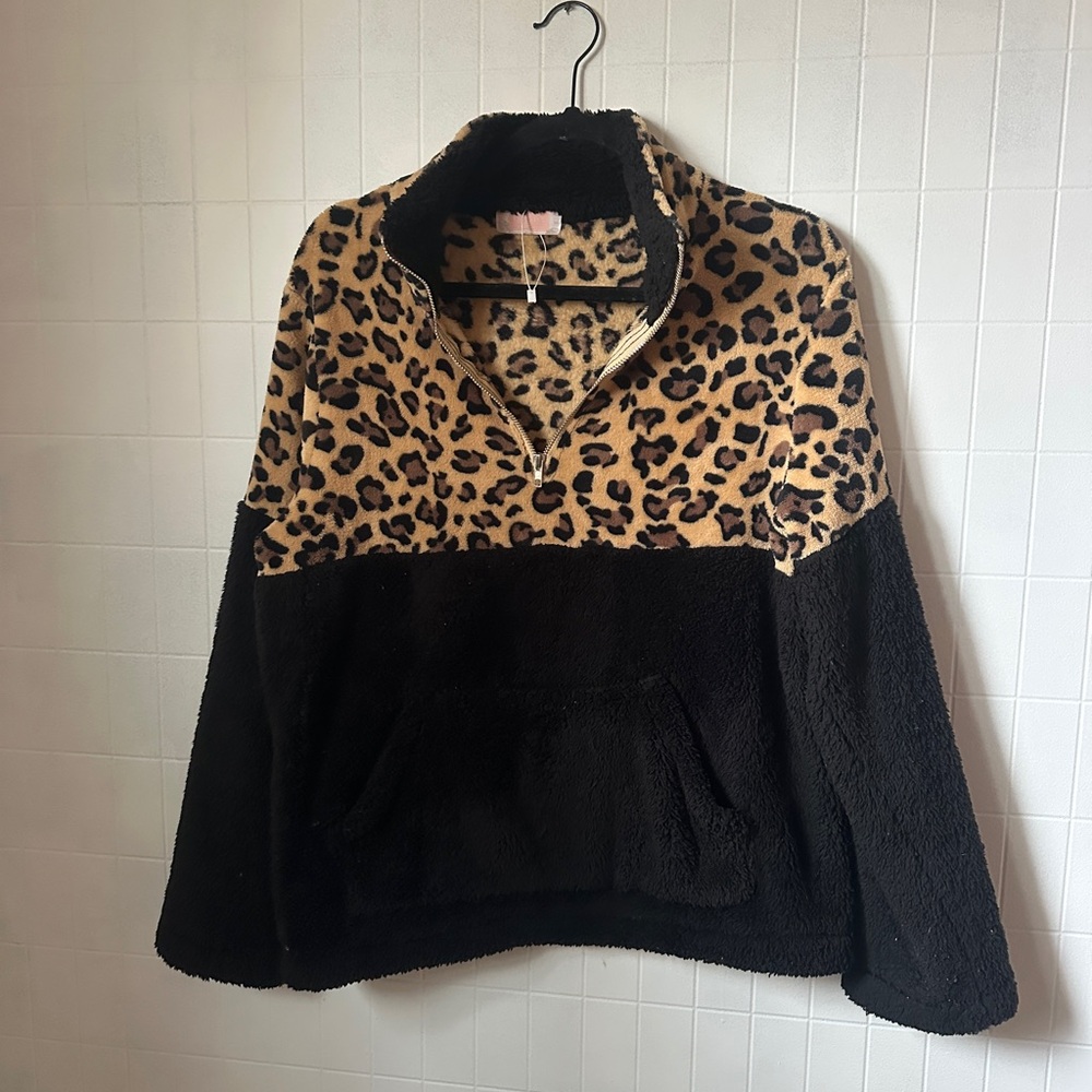 Leopard Print Half-Zip Sherpa Pullover Jacket - Black & Tan